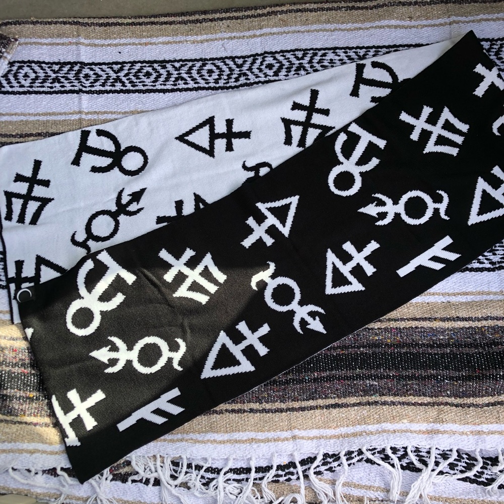 Killstar Symbols Black and White Knit Scarf